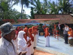 Hikmat dan Meriah, Rumah Zakat Selenggarakan Upacara dan Lomba Dalam Rangka HUT RI Ke 77 di Taman Lansia Barokah Bondowoso