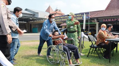 Bupati Mojokerto Apresiasi Kesiapan Polresta Mojokerto saat Simulasi Pam TPS Pilkades