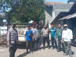 Menjaga Kesehatan Ternak, Babinsa Cermee Bersama Dinas Terkait Melaksanakan Pemeriksaan Hewan