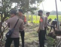 Tanggap Bencana, Satbrimob Polda Jatim Gelar Bhaksos di Lokasi Terdampak Puting Beliung