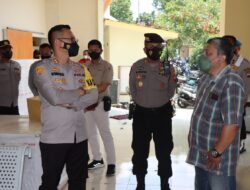 Kapolres Wimboko, Jenguk Korban Tragedi Kanjuruhan Asal Bondowoso Dirawat di RS Koesnadi