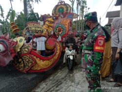 Kawal Pawai Budaya, Wujud Kedekatan Babinsa Koramil Sukosari Dengan Siswa SMK