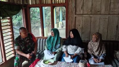 Babinsa Koramil 0822/13 Tlogosari Melaksanakan Kegiatan Komunikasi Sosial dengan Warga Binaanya