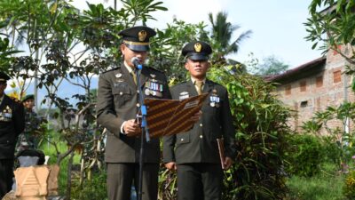 Tembakan Salvo Anggota Kodim 0822 Bondowoso Iringi Pemakaman Almarhum Sertu Dowi Babinsa Kodim 0602/Serang