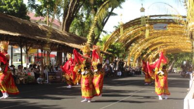 Dandim 0825 Beserta Ibu Hadiri Festival (BEC) Banyuwangi Ethno Carnival