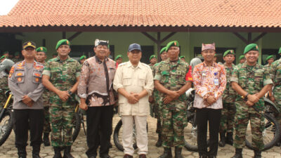 Menhan RI, Menyerahkan Bantuan Sepeda Motor Bagi Babinsa di Wilayah Kodim 0825/Banyuwangi