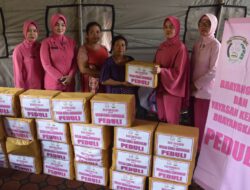 Tanggap Bencana, Yayasan Kemala Bhayangkari Jawa Timur Berikan Bantuan Korban Banjir di Ijen Bondowoso