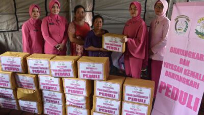 Tanggap Bencana, Yayasan Kemala Bhayangkari Jawa Timur Berikan Bantuan Korban Banjir di Ijen Bondowoso
