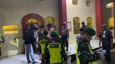 Cegah Penyalahgunaan Narkoba, Petugas Gabungan Gelar Razia di Lapas Kelas II B Lumajang