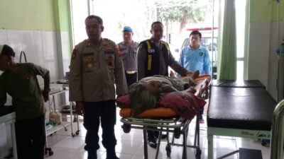 Gerak Cepat Polsek Grujugan Bondowoso Bantu Warga yang Terkena Serangan Jantung