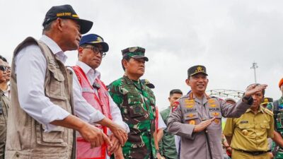 Kapolri Meninjau Pelabuhan Merak Memastikan Kesiapan Arus Mudik dan Balik Hari Raya