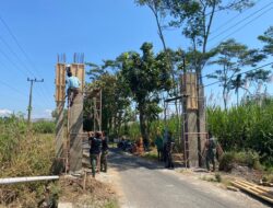 Pembangunan Fisik TMMD 116 Gapura Iconic Desa Kerang Bondowoso