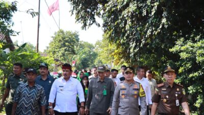 Polres Nganjuk Gandeng BASNAZ dan Pemdes Gelar Program Bedah Rumah
