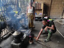 Satgas TMMD 116 Bondowoso Bantu Memasak Di Dapur