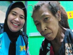 Dinsos P3AKB Bondowoso Evakuasi Seorang Nenek