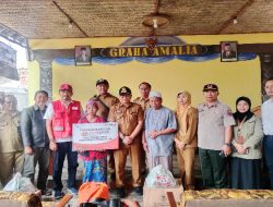 Bentuk Kepedulian Pada Warga Terdampak Bencana Alam, Pj Bupati Bondwoso Salurkan Bantuan