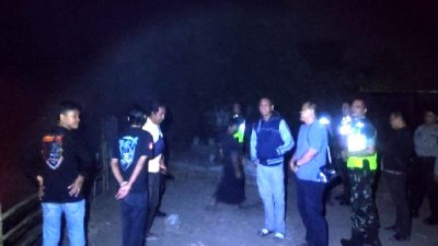 Si Jago Merah Beraksi, Sertu Fendi Haryanto Sigap Bantu Warga Padamkan Api di Wilayah Binaan