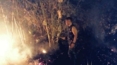 Kebakaran Lahan Kosong Kembali Terjadi, Aksi Sigap Danramil dan Babinsa 0822/02 Curahdami Patut Diacungi Jempol