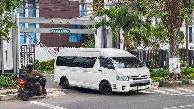 Pasca OTT, Komisi Pemberatasan Korupsi Geledah Kantor Kejari Bondowoso