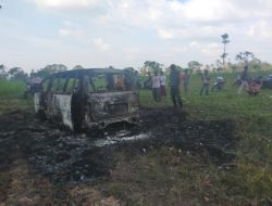 Belajar Mengemudi, Mobil Milik Petani di Bondowoso Terbakar Akibat Korsleting