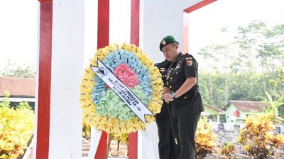 Peringati HUT Korem 083/Bdj Ke-60, Kodim 0822 Bondowoso Ziarah di TMP