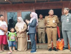 Pj. Sekda Bondowoso Berikan Bantuan Pada Korban Kebakaran di Desa Klabang