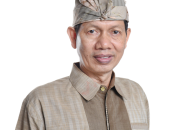 Artha Dharma dan Misi Ketut Rajin Lestarikan Budaya Tenun Kain Khas Bali