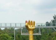 Pecahnya Jembatan Kaca Banyumas: Membongkar Fakta di Balik Kejadian Mengejutkan