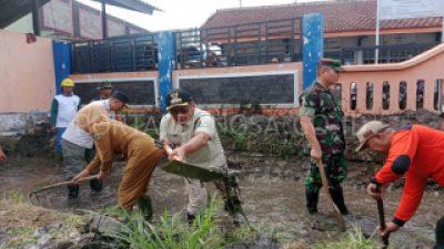 Kodim 0822 Bondowoso Gelar Karya Bhakti Antisipasi Bencana Banjir Bersama Forkopimda