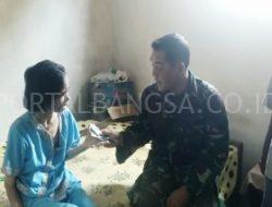 Kepeduliaan TNI Terhadap Rakyat, Babinsa 0822/02 Curahdami Sambangi Warganya Yang Mengidap Penyakit Stroke
