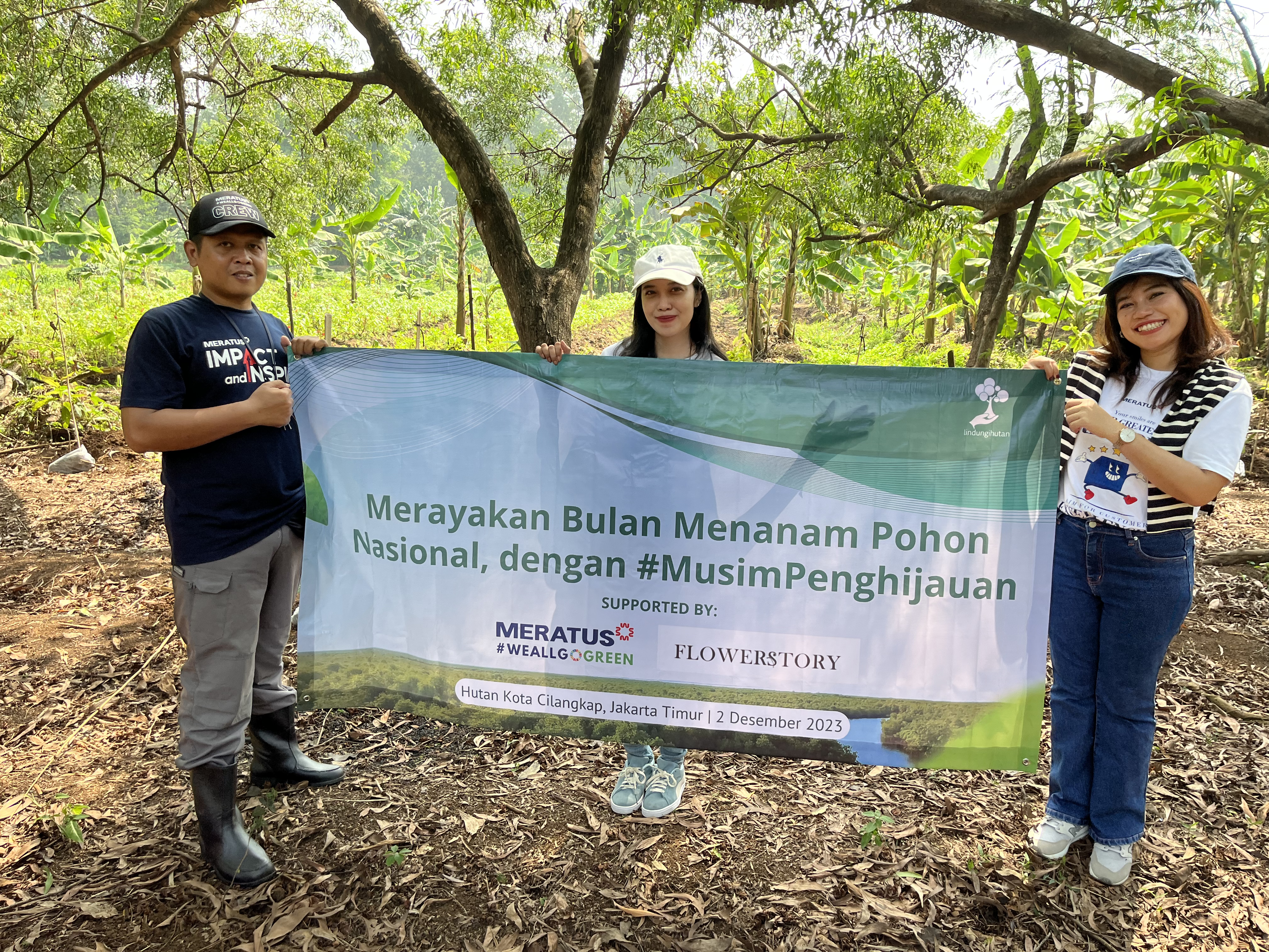Musim Penghijauan Bersama PT Meratus Line dan Flower Story. (Dokumentasi: LindungiHutan).