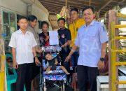 Dinas Sosial Banyuwangi melalui Tim Satgas PPA Salurkan Bantuan Kursi Roda