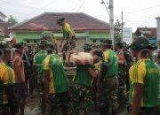 Penanggulangan Pasca Bencana Alam Angin Puting Beliung bersama Prajurit Yonif R 514/SY Kostrad