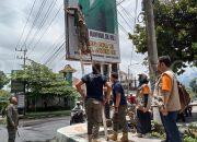 Penertiban Alat Peraga Kampanye oleh Bawaslu Jelang Masa Tenang Pemilu 2024