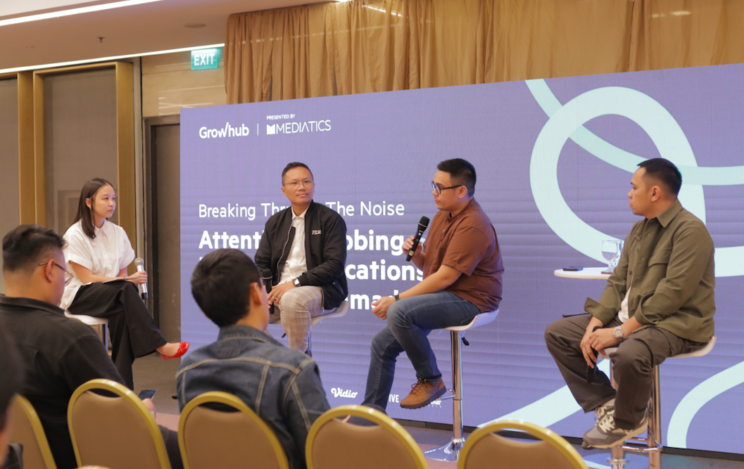 (dari kiri ke kanan) Elia Geraldine – Sr. Digital Media Planner Mediatics, Mohamad Arief Rizky – Digital Marketing Manager Sinarmas, Giovanni Marsie – Product Marketing Manager Google Indonesia, Danny Syah Aryaputra – Chief Marketing Officer Folkative Group,