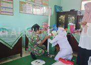 Babinsa 0822 /03 Taman Krocok Dampingi Kegiatan Posyandu Wujud Dukungan Pencegahan Stunting