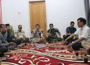 Kantor Resort Kehutanan Suoh Dibakar, Letkol Inf Rinto Wijaya Dandim 0422/Lampung Barat Bantu Meredam Emosi Warga.