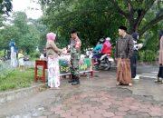 Menit² Buka Puasa, Koramil 0822/11 Dan SMPN 2 Tapen Bagikan Takjil Gratis