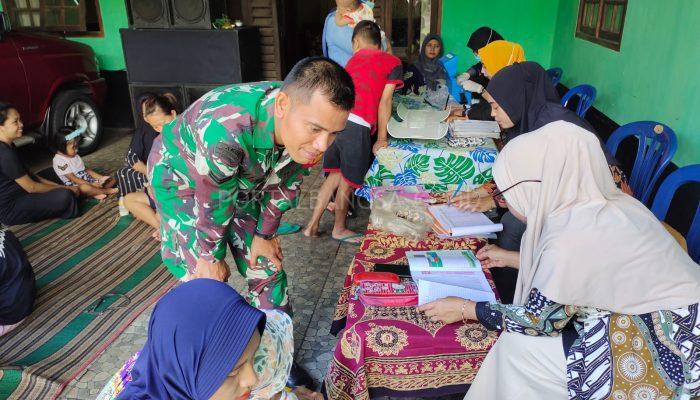 Babinsa Kodim 0822/02 Curahdami Perkuat Silaturahmi Dengan Giat Pendampingan Posyandu