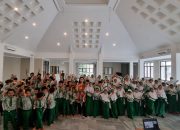 Priska Sahanaya Jelaskan Cara Public Speaking yang Efektif di SD Muhammadiyah 27