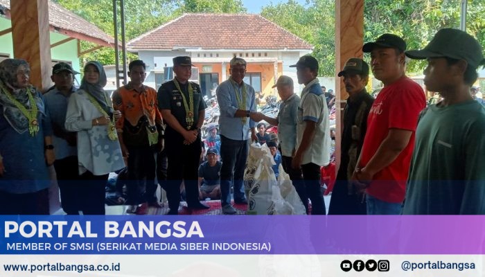 Penyerahan Pupuk NPK Gratis, Pj Bupati Bondowoso Yakinkan Masyarakat Tidak Dipungut Biaya