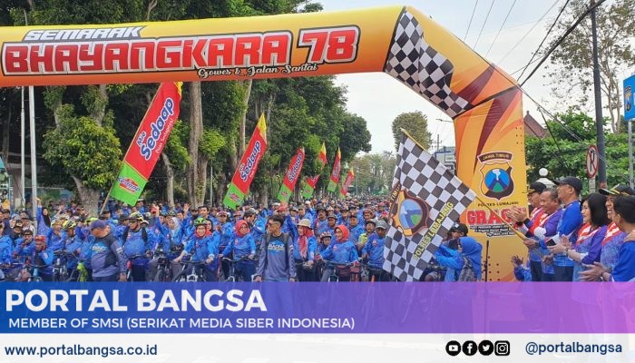 Ribuan Warga Ramaikan Acara Gowes dan Jalan Santai Hari Bhayangkara ke-78 di Lumajang