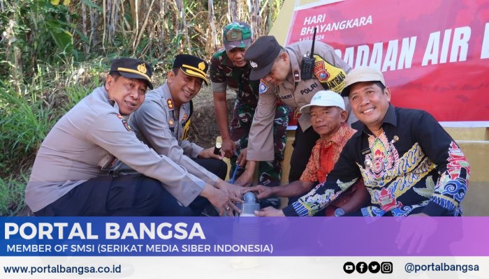 Polres Lumajang Distribusikan Air Bersih dan Sembako Peringati Hari Bhayangkara ke-78