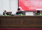 Ketua DPRD Kabupaten Lumajang Eko Adis Prayoga, SE Memimpin Rapat Paripurna.