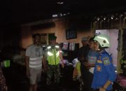 Respon Cepat Babinsa Kodim 0822 /11 Tapen Bantu Padamkan Api