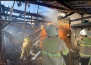 Ditinggal Beli Barang, Gudang Material di Grujugan Kidul Terbakar Akibat Konsleting Listrik