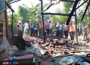 Gerak Cepat Pj Bupati Bondowoso Datangi Korban Kebakaran di Suling Kulon Cerme