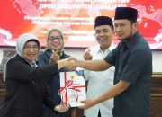 Paripurna DPRD Lumajang Bahas Tanggapan Pj. Bupati Soal Hibah Honor Guru Non NIP