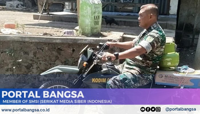 Wujud Nyata Kepedulian Babinsa 0822 /02 Curahdami Bantu Warganya Yang Kurang Mampu