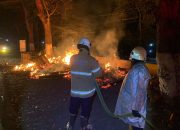 Api Hanguskan Warung Bakso, Penyebabnya Belum Diketahui